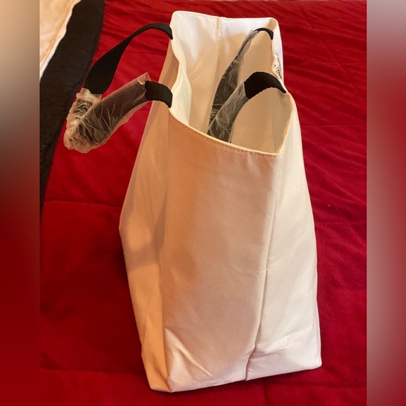 Rochas  Perfumes - Picture 4 of 5